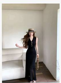 Black Sleeveless Knitted V-Neck Long Dress 