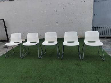 YF04K Kerusi IKEA SNILLE Chair White
