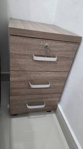 Mobile pedestal 3 drawer with wheels