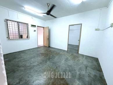 Flat For Rent in Bandar Bukit Tinggi 2