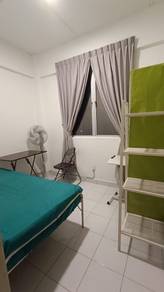 Room in Setia Alam, SGR