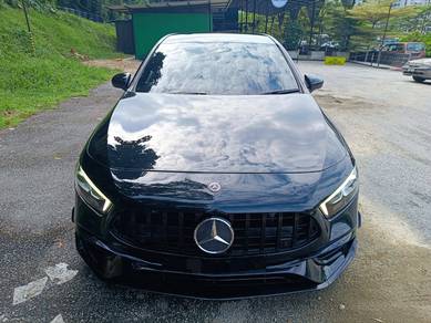Mercedes Benz A250 250 AMG LINE in Desa Petaling, KUL