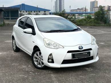 2013 Toyota Prius c (HYBRID)