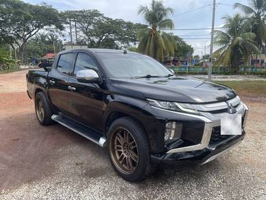 Mitsubishi Triton VGT A/T in Parit Sulong, JHR