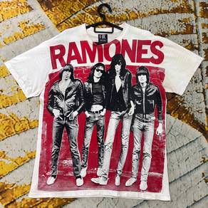 RAMONES 1990s vintage tshirt band tee