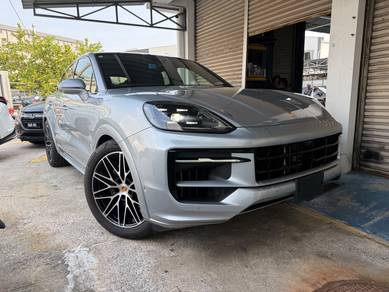 Porsche Cayenne BASE in Petaling Jaya, SGR