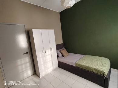 Room in Bandar Puteri Klang, SGR