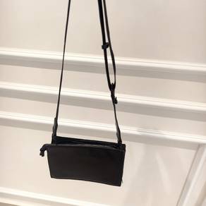 *Sling Bag - Black*