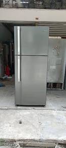 Hitachi refrigerator fridge peti sejuk peti ais 2