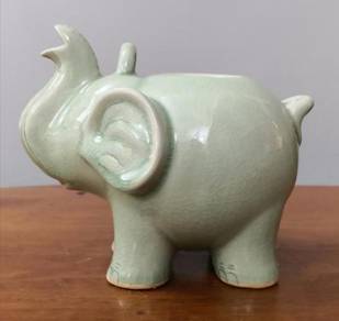 Celadon elephant teapot Thailand missing lid