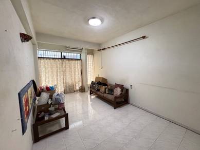 3-storey Terraced House For Sale in Batu Ferringhi,PNG