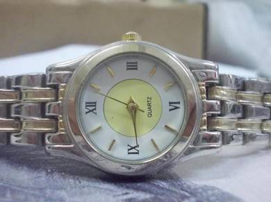 Lady quartz watch