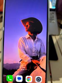 Realme c100