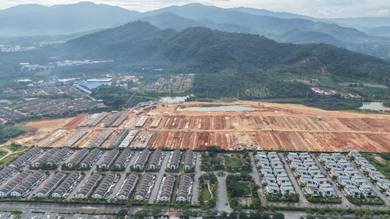 Residential Land in Semenyih, SGR