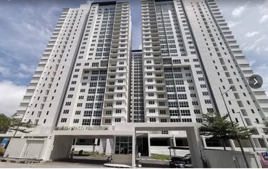 Condominium For Rent in Emerald Residence