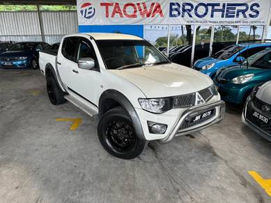 Mitsubishi Triton in Senai, JHR