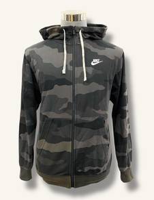Nike Woodlands Camo Hoodie Size M