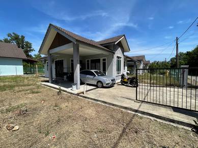 Bungalow House For Sale in Marang,TRG