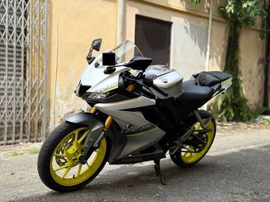 Yamaha R15