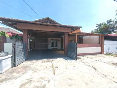 Semi-Detached House For Sale in Seri Manjong,PRK