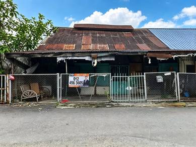 Bungalow House For Sale in Kampar,PRK