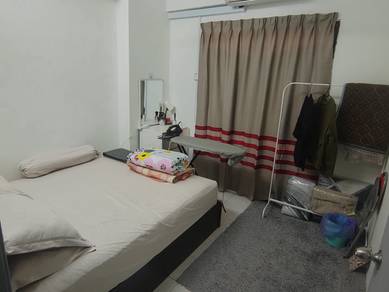 Condominium For Rent in Vista Millennium Condominiums