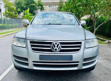 Volkswagen Touareg in Old Klang Road, KUL