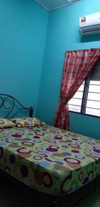 Khaliza Homestay d TAMAN DELIMA, Kluang