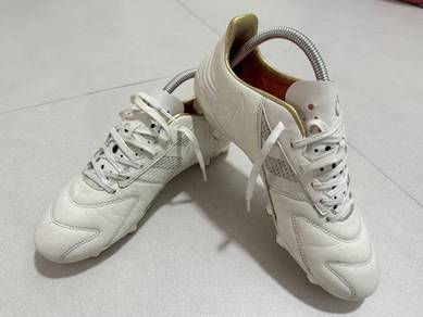 Ortuseight boots (6.5UK / 25.5cm)