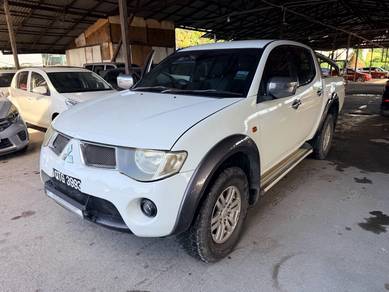 Mitsubishi Triton in Kuching, SWK