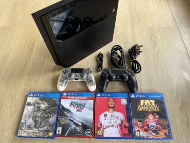 Ps4 Complet set 4 Games 2 Controler