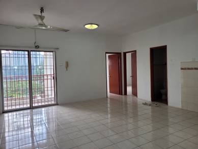 Apartment For Sale in Bayu Puteri Apartment