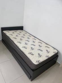 Selling a single bed complete with mattress.