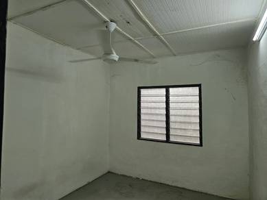 Flat For Rent in Lebuh Tuna