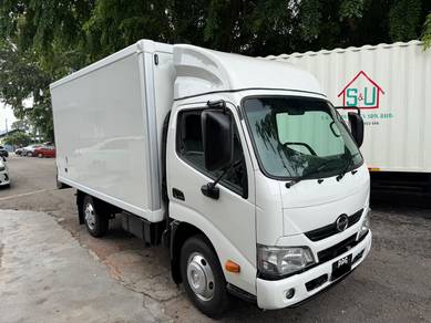 2019 Hino XZU600R 4.0 12Kaki (M) REFRIGERATOR