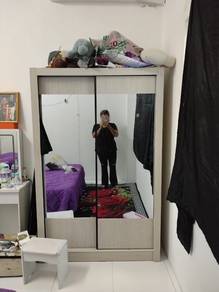 almari cermin 10/10 condition