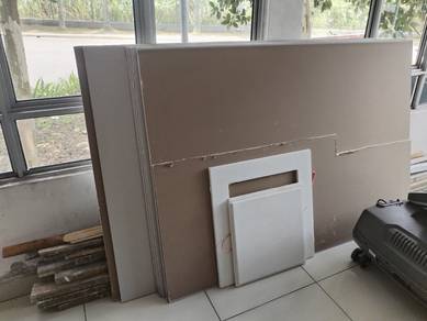 ceiling baru besi ada satu set kayu bangku