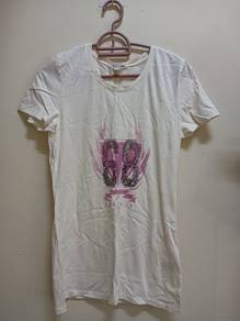 White round neck short sleeve t-shirt