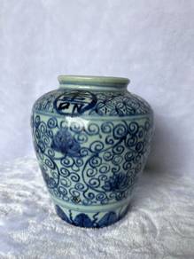 Vintage Blue and White Chinese Ginger Jar