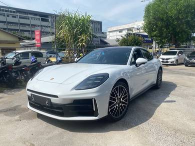 Porsche Panamera BASE in Petaling Jaya, SGR