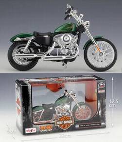 Maisto 1-12 Harley Davidson SEVENTY-TWO 2013