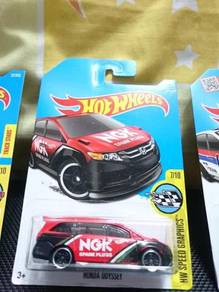 Hotwheels Honda Odyssey red NGK not Tomica