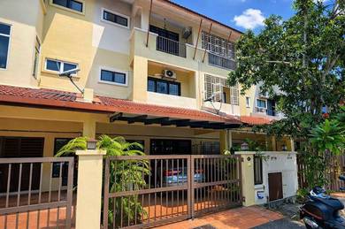 2.5-storey Terraced House For Sale in Gombak,SGR