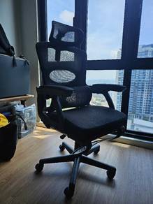 Ergonomic working gaming chair