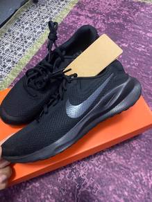 nike revolution 7