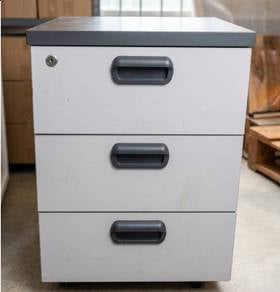 3-drawer office mobile pedestal