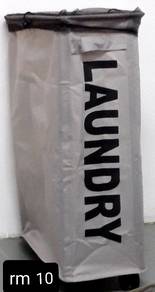 Laundry basket with wheels 45L