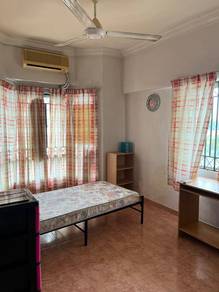 Condominium For Sale in Sri Pelangi Condominium