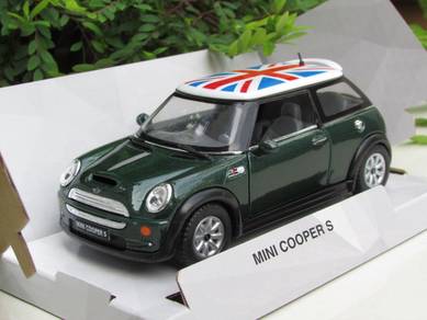 Kinsmart Diecast Car Mini Cooper w/ UK flag Green