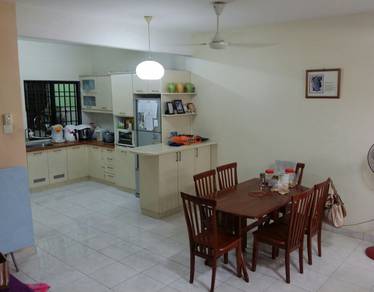 2.5-storey Terraced House For Sale in Seri Kembangan,SGR